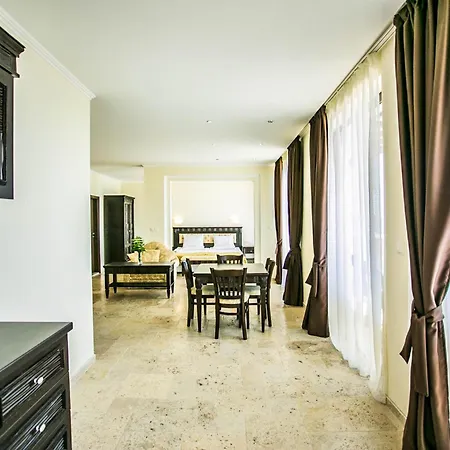 Üdülőközpont Elenite Premium 5*