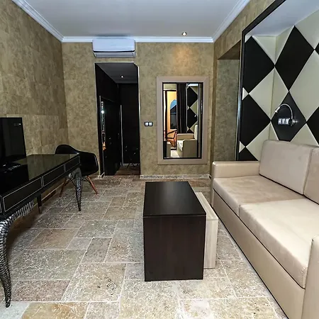 Üdülőközpont Elenite Premium